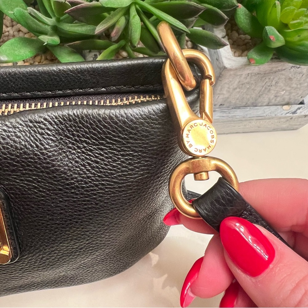 Marc by Marc Jacobs Leather Crossbody Bag - Picture 4 of 6